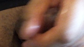 fucking my girlfriend and cumming on her belly