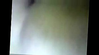 video835 sisyastaya shlyuha terebit svoi soski na grudi pered kameroy
