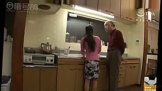 japanese mother in law clean dishes in kitchen behind his daughter mobile porn