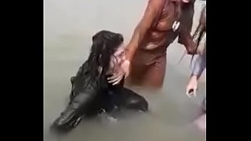 mother give sexy bath to her son