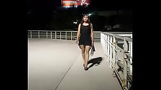mi esposa sin calzon en la calle