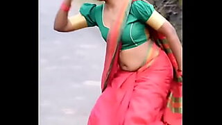 arabian pardha hot girls removing saree blouse showing beautyful boobs