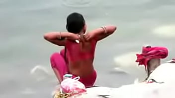 indian girl bathing outdoor hidden vedios