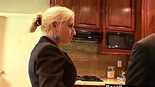 xvideos squirting masteryguide to animalistic squirting with vicki chase