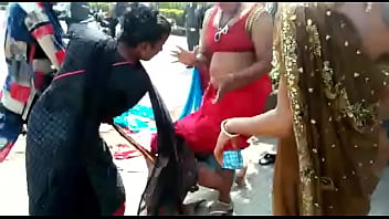 indian desi village mausi nude bathing outdoor vidio