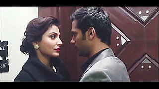 indian actress shamita shetty hot kiss scene