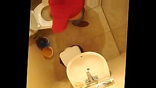 girl doing sex with grand mother in bathroom