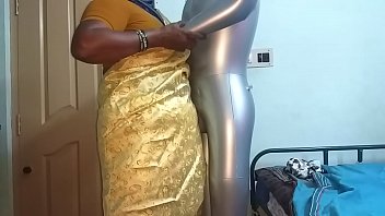 indian aunty panty sniffing