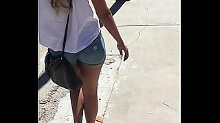 phat booty walking