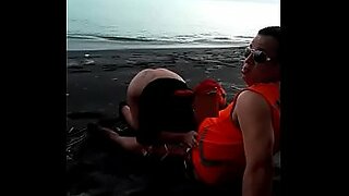 videos pornos de chicas desvirgadas en la playa