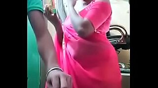 indian mom with saree fuck