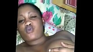 hot ebony girl loves tease webcam