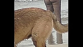 ginger hell follando en la playa