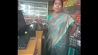 indian smart aunty and young boy saree sex