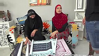 pakistani aunty with dever