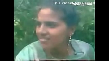indian aunty showing her nice big boobs and sucking my dick mallu to her customers