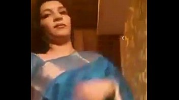 indian girls removing saree blouse showing beautyful boobs