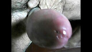 negro de 45 centimetros de pija leace sexo anal a una blanca